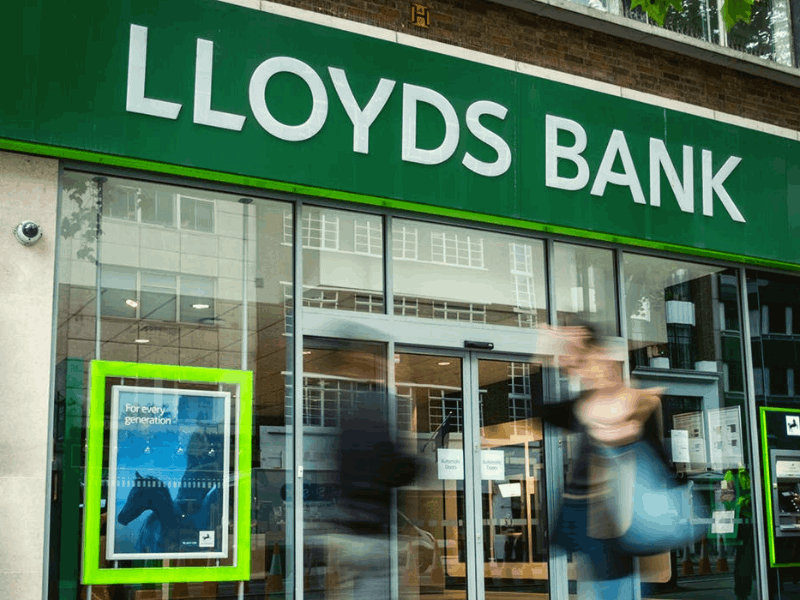 Learn How to Apply For a Lloyds Bank Credit Card Using the App